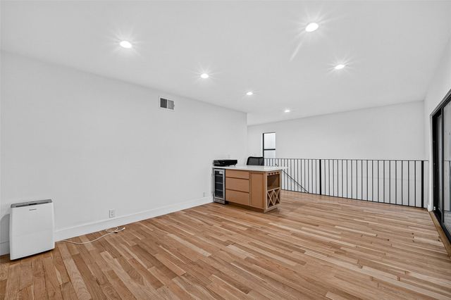 807 Memorial Heights Drive, Houston, TX 77007