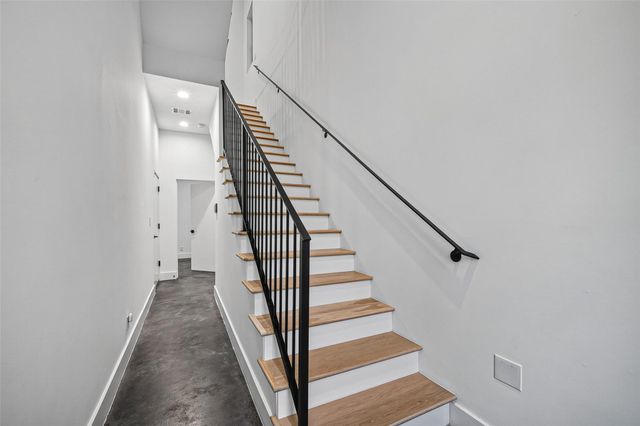 807 Memorial Heights Drive, Houston, TX 77007