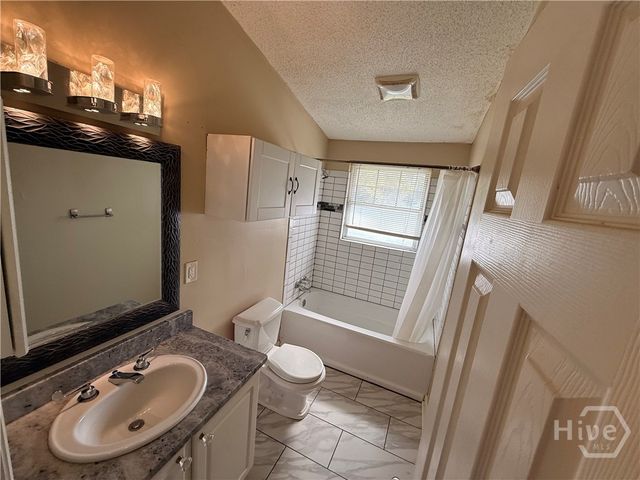 421 Barnhill Drive, Savannah, GA 31406