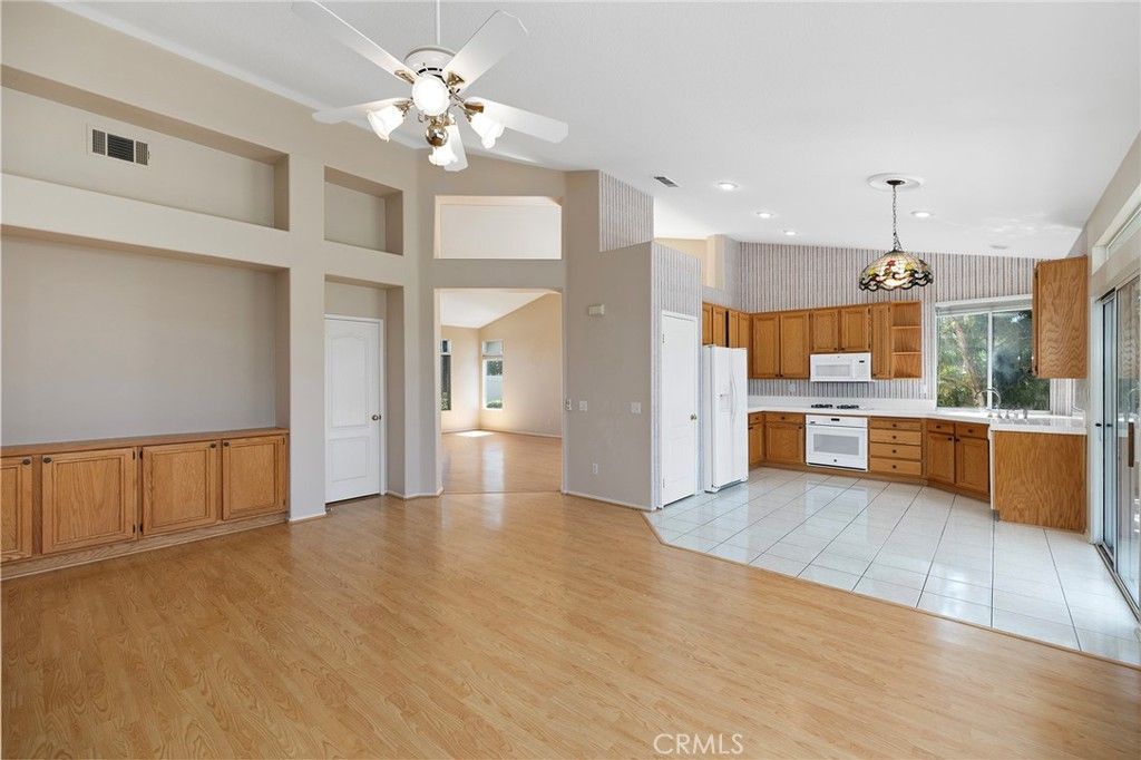 Image 16 of property listing at 32176 Corte Florecita, Temecula, CA 92592