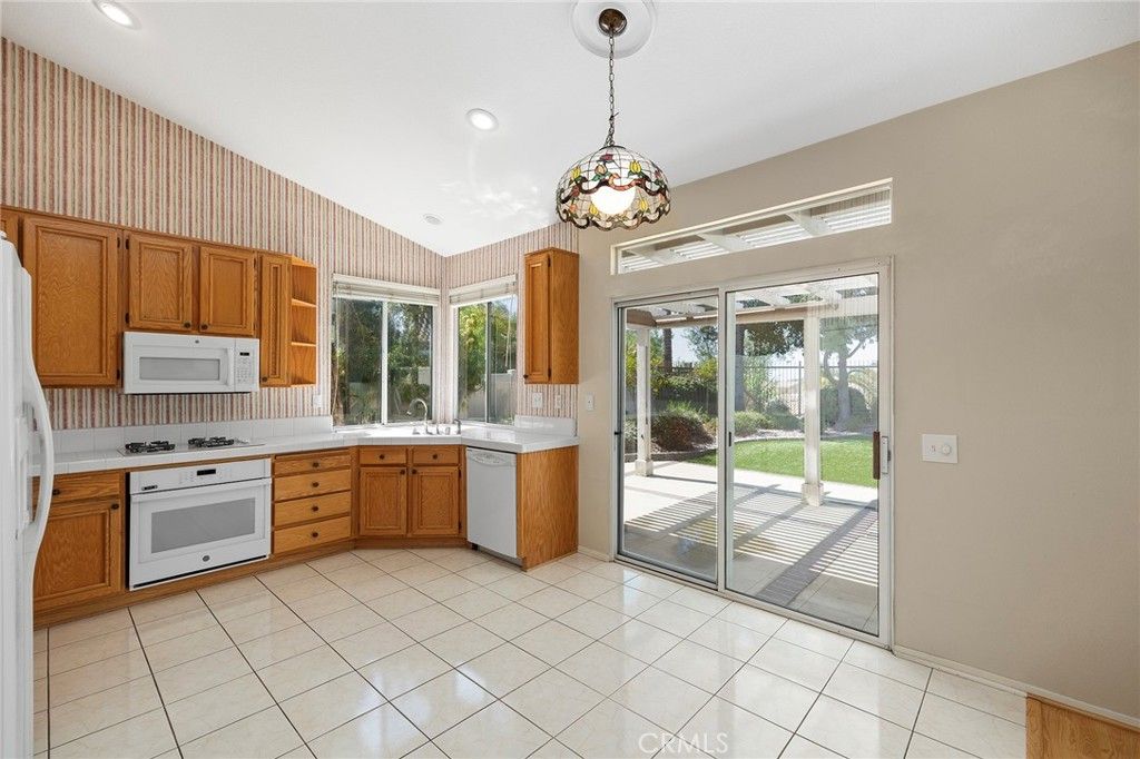 Image 17 of property listing at 32176 Corte Florecita, Temecula, CA 92592