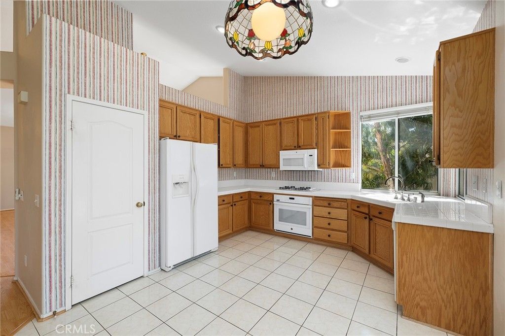 Image 19 of property listing at 32176 Corte Florecita, Temecula, CA 92592