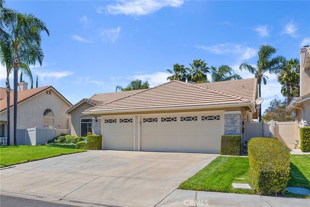 Image 3 of property listing at 32176 Corte Florecita, Temecula, CA 92592