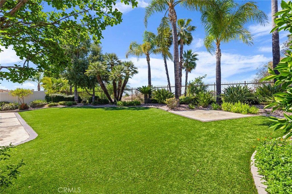 Image 37 of property listing at 32176 Corte Florecita, Temecula, CA 92592