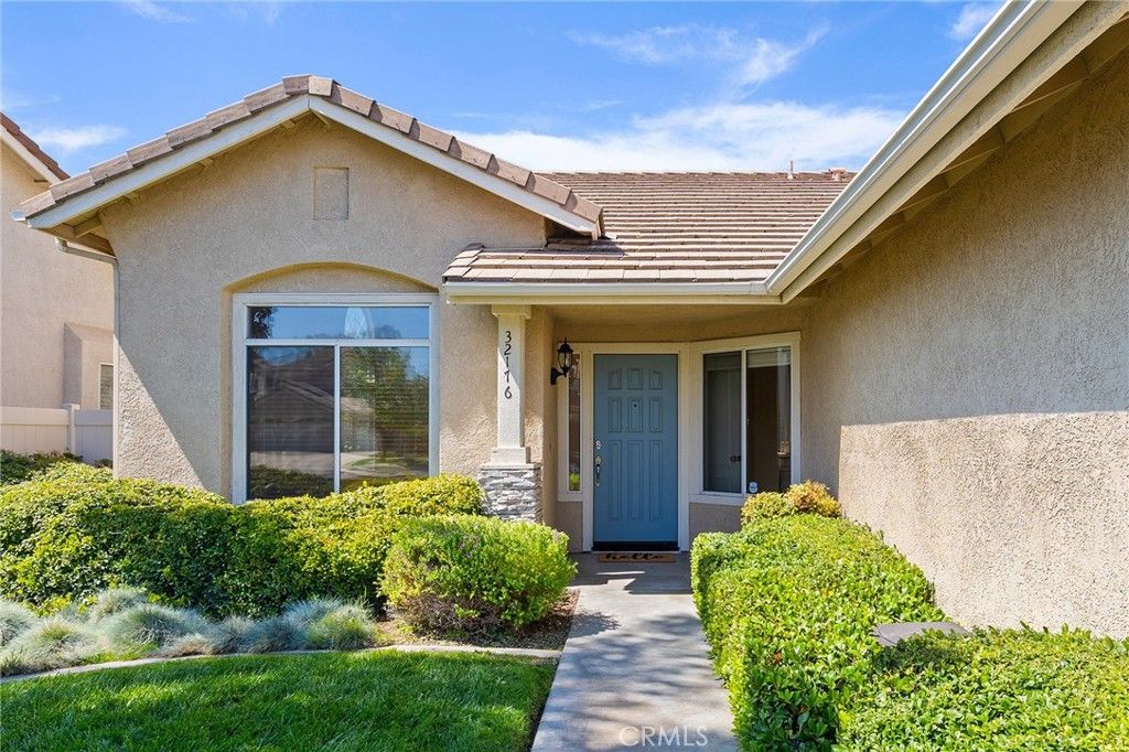 Image 4 of property listing at 32176 Corte Florecita, Temecula, CA 92592