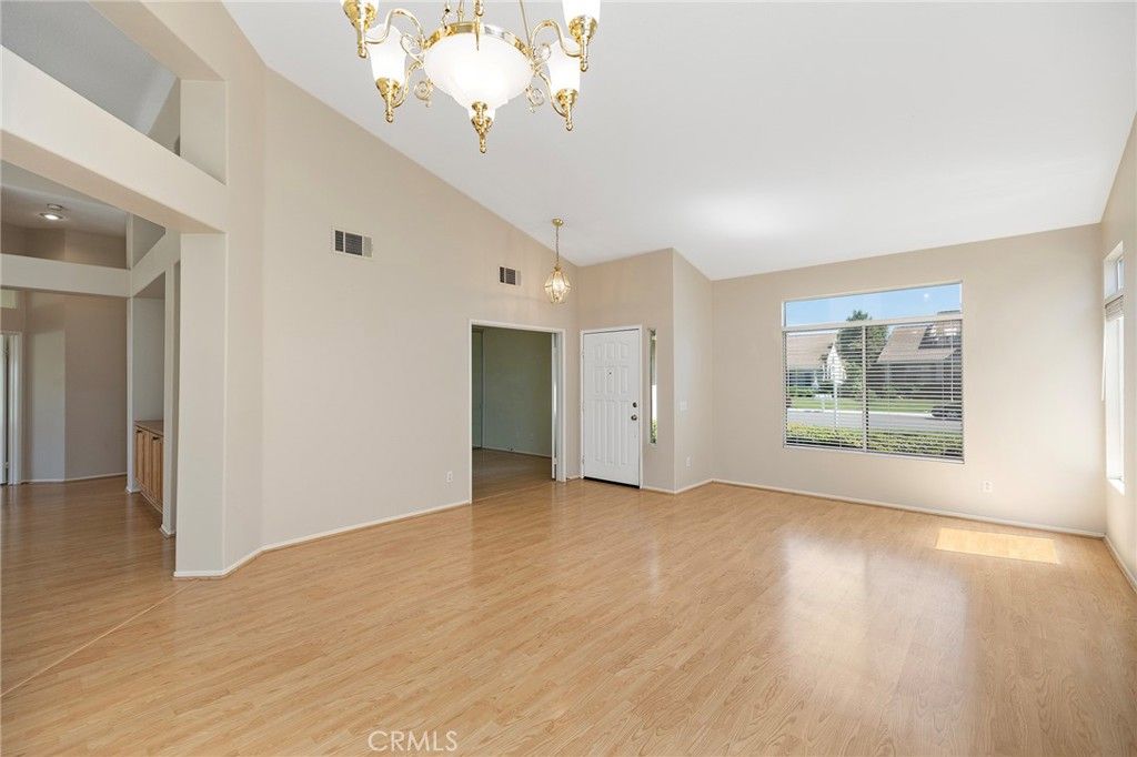 Image 8 of property listing at 32176 Corte Florecita, Temecula, CA 92592