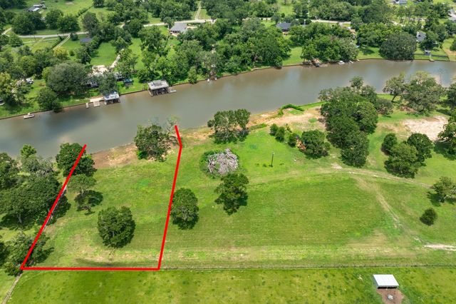 4 County Road 344, Sweeny, TX 77480