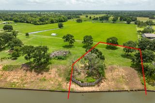 4 County Road 344, Sweeny, TX 77480