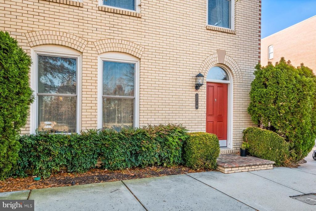 2214 POTOMAC AVE, Alexandria, VA 22301
