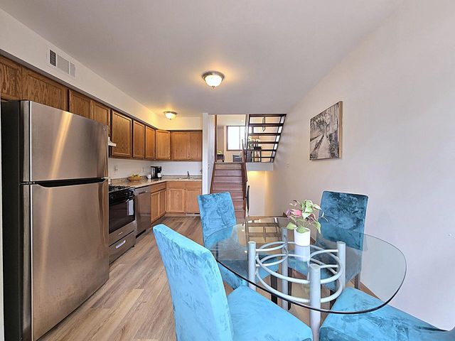 1522 Big Bend ROAD #G, Waukesha, WI 53189