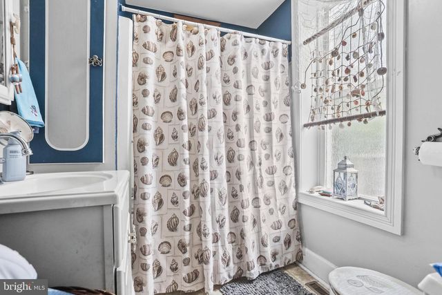 68 BOLLINGER RD, Littlestown, PA 17340