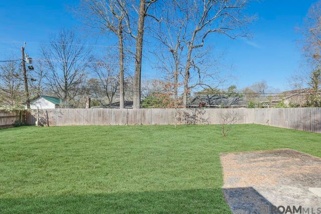 1046 Colonial Dr, Baton Rouge, LA 70806