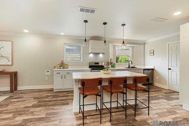 1046 Colonial Dr, Baton Rouge, LA 70806