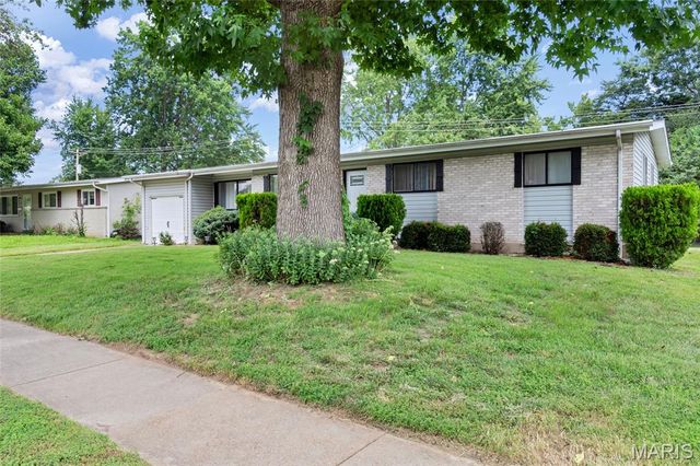 265 Falcon Drive, Florissant, MO 63031