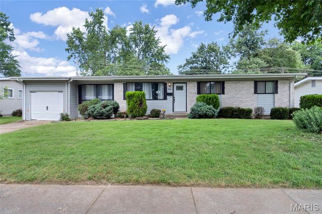 265 Falcon Drive, Florissant, MO 63031