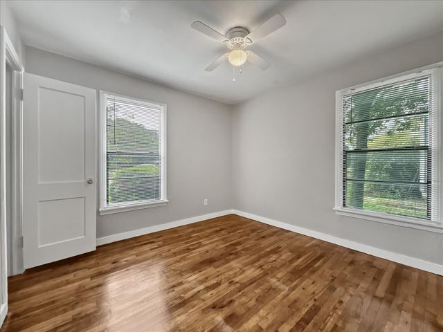 4929 Donnelly Avenue, Fort Worth, TX 76107
