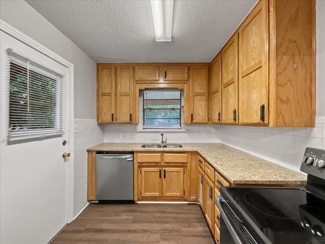 4929 Donnelly Avenue, Fort Worth, TX 76107