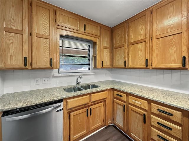 4929 Donnelly Avenue, Fort Worth, TX 76107
