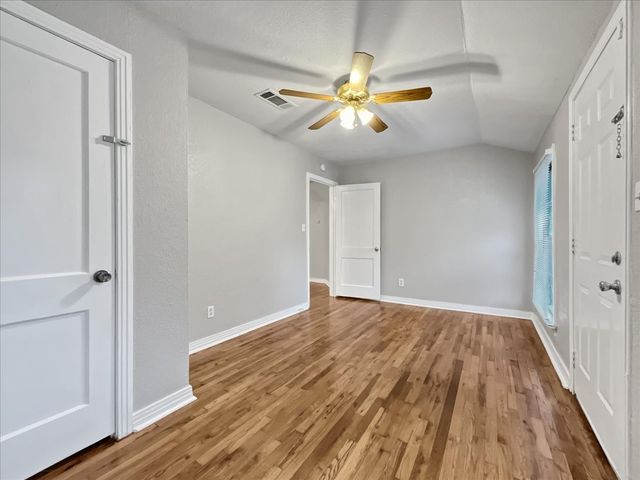 4929 Donnelly Avenue, Fort Worth, TX 76107