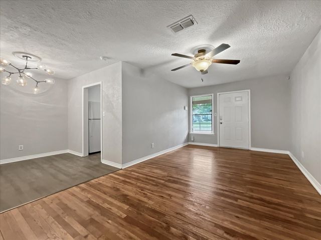 4929 Donnelly Avenue, Fort Worth, TX 76107
