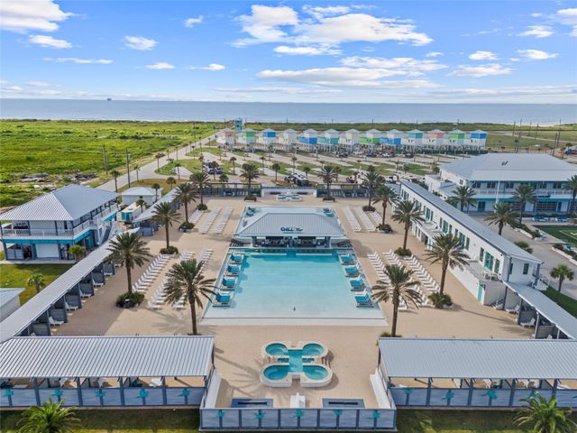 719 Seaside Dr, Crystal Beach, TX 77650