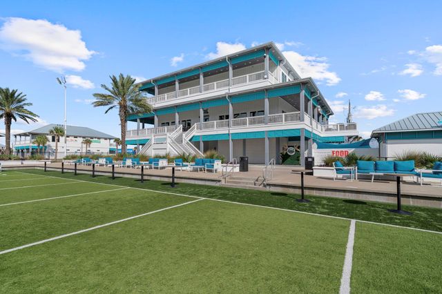 719 Seaside Dr, Crystal Beach, TX 77650