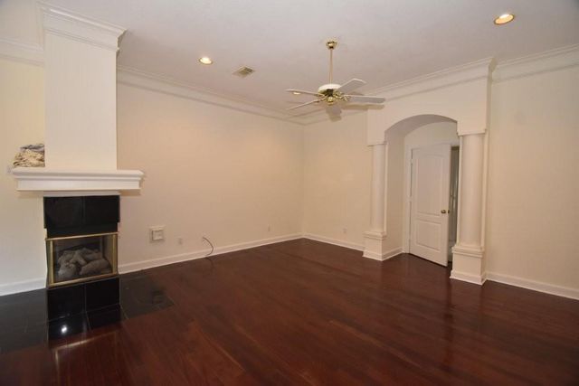 16 Treverstone Court, Sugar Land, TX 77479