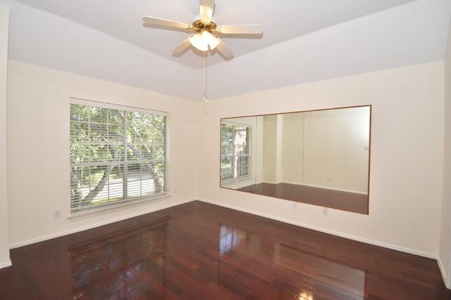 16 Treverstone Court, Sugar Land, TX 77479