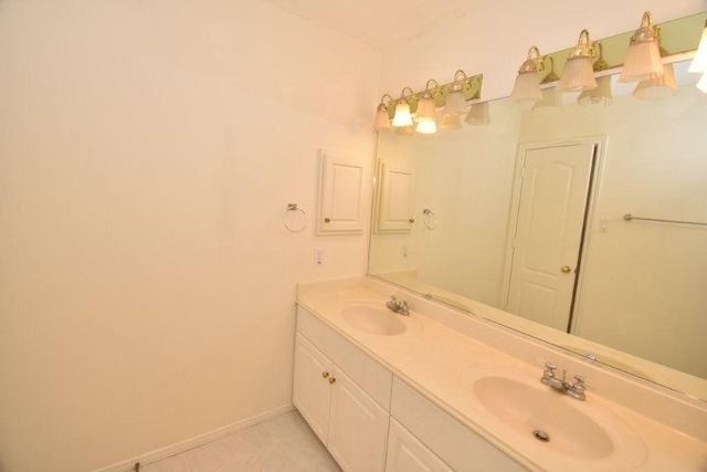 16 Treverstone Court, Sugar Land, TX 77479