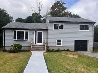 19 Nichols Lane, Westerly, RI 02891