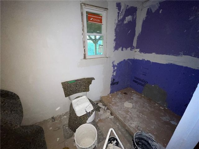 102 Turnbull Ln, Perry Twp, PA 15492