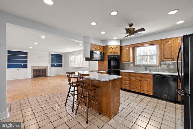 13 CRENSHAW DR, Wilmington, DE 19810