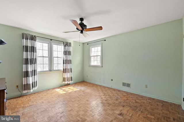 13 CRENSHAW DR, Wilmington, DE 19810