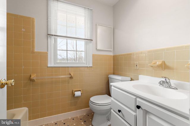 13 CRENSHAW DR, Wilmington, DE 19810