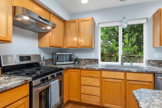 16801 129th Avenue E, Puyallup, WA 98374