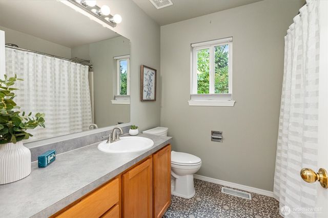 16801 129th Avenue E, Puyallup, WA 98374