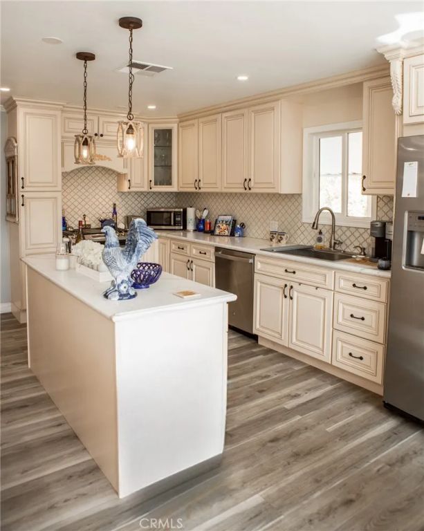 23777 Mulholland Hwy Spc 73, Calabasas, CA 91302