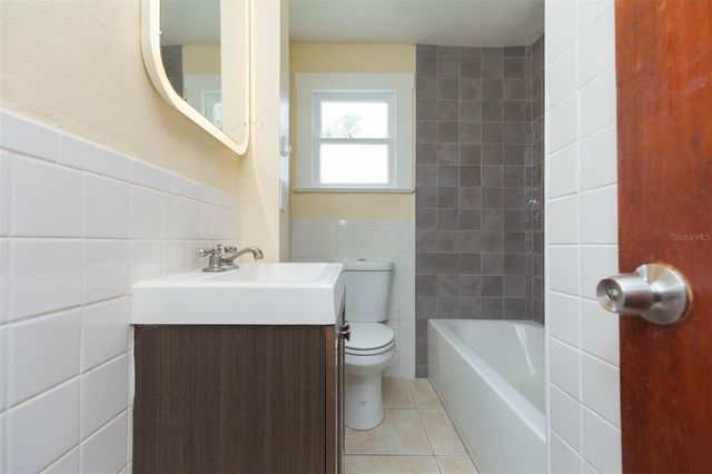 1809 E HENRY AVENUE, Tampa, FL 33610