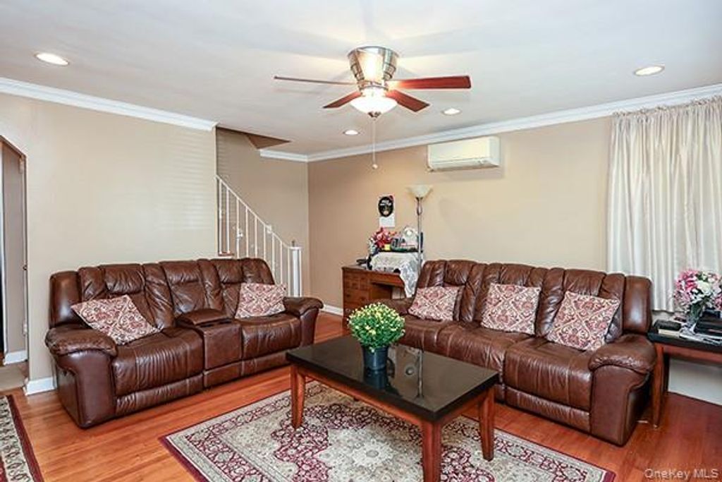 1408 Lowell Avenue, New Hyde Park, NY 11040 — photo 4