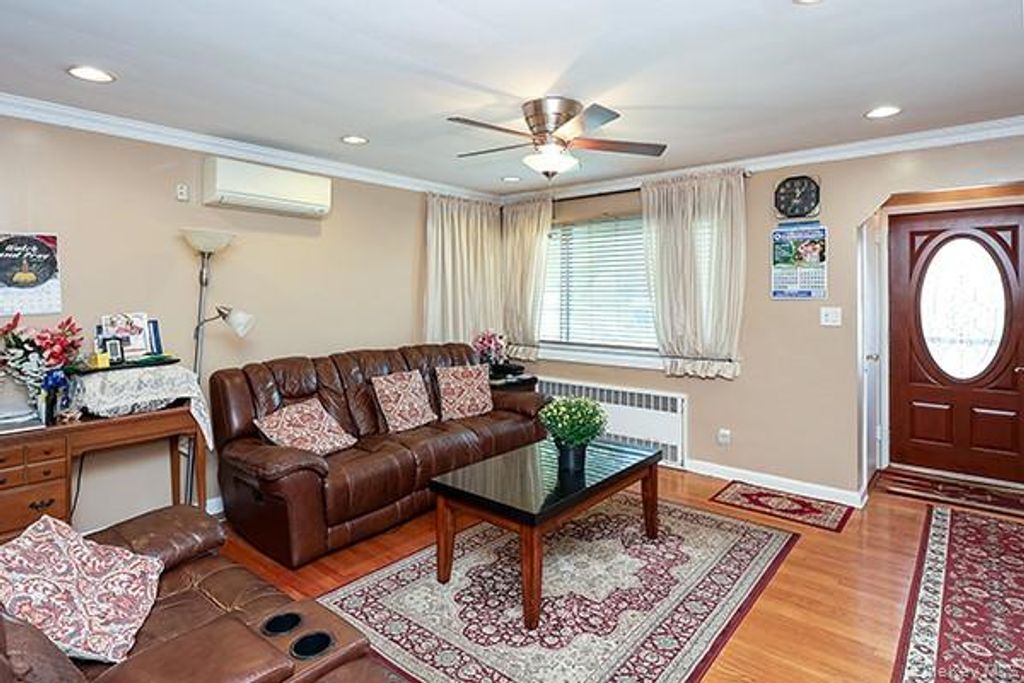 1408 Lowell Avenue, New Hyde Park, NY 11040 — photo 5
