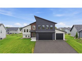 2578 Meadows Drive, River Falls, WI 54022