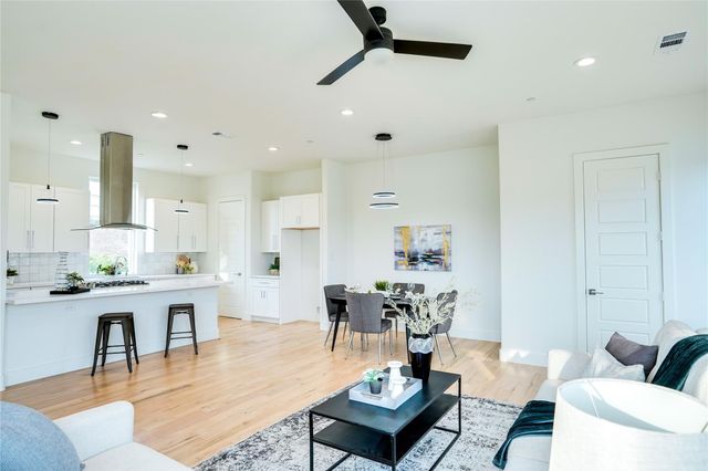 1612 Bennett Avenue 105, Dallas, TX 75206