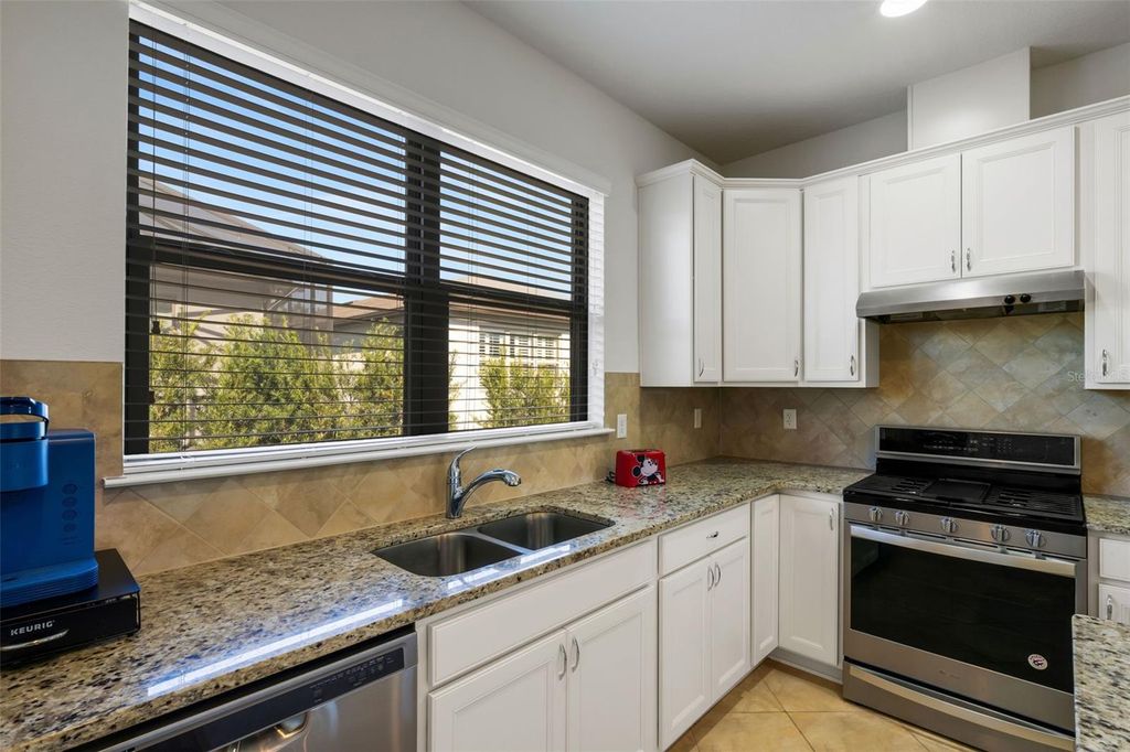 Image 14 of property listing at 1032 SALAMANCA PLACE, Davenport, FL 33837