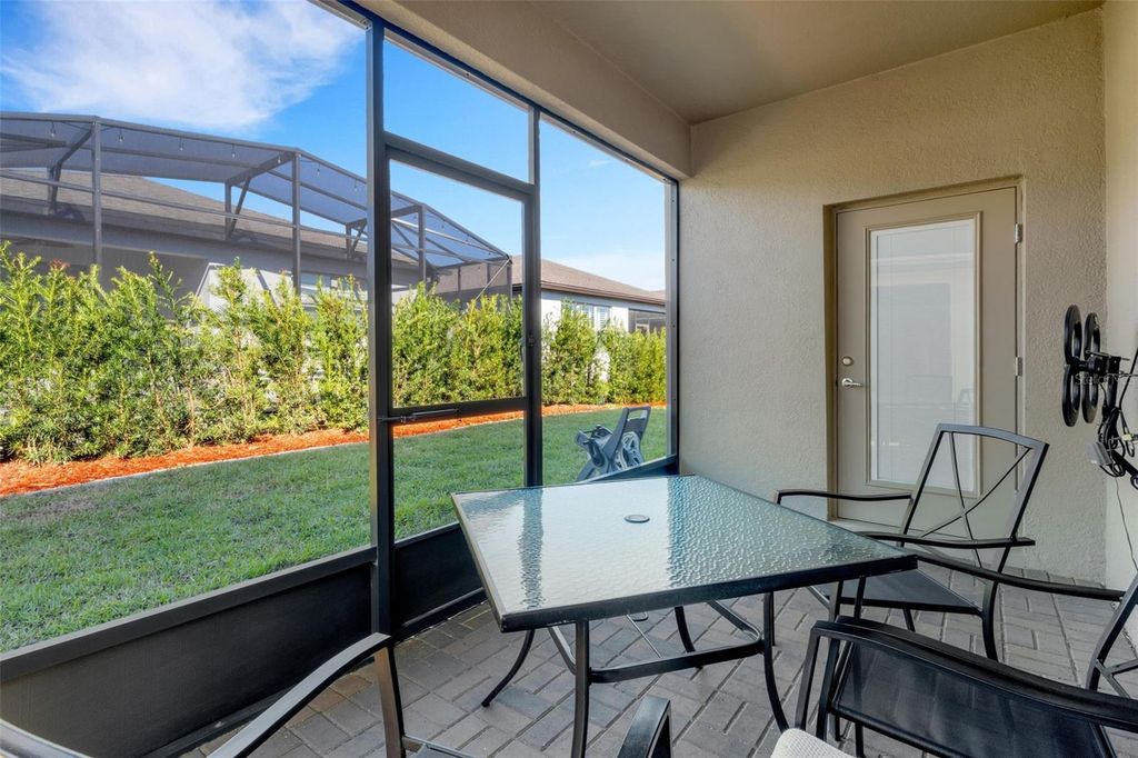 Image 5 of property listing at 1032 SALAMANCA PLACE, Davenport, FL 33837