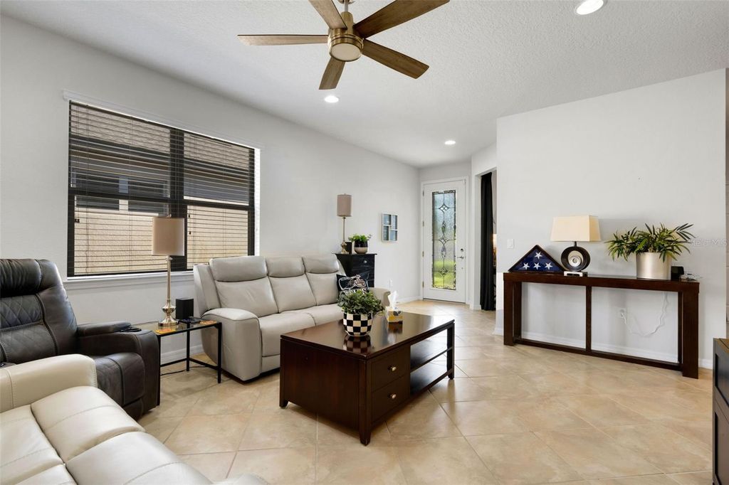 Image 9 of property listing at 1032 SALAMANCA PLACE, Davenport, FL 33837