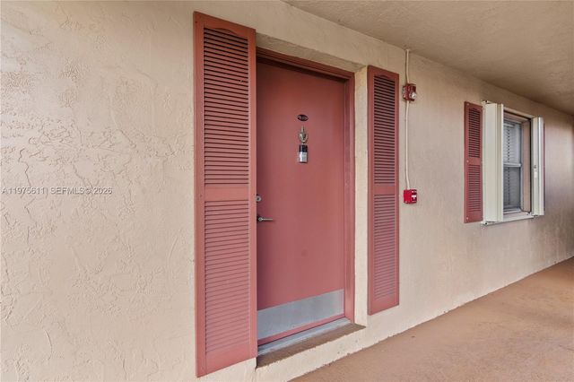 11209 SW 88th St 101B, Miami, FL 33176