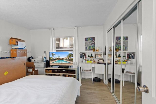 11209 SW 88th St 101B, Miami, FL 33176