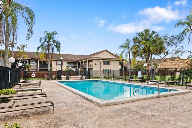 11209 SW 88th St 101B, Miami, FL 33176