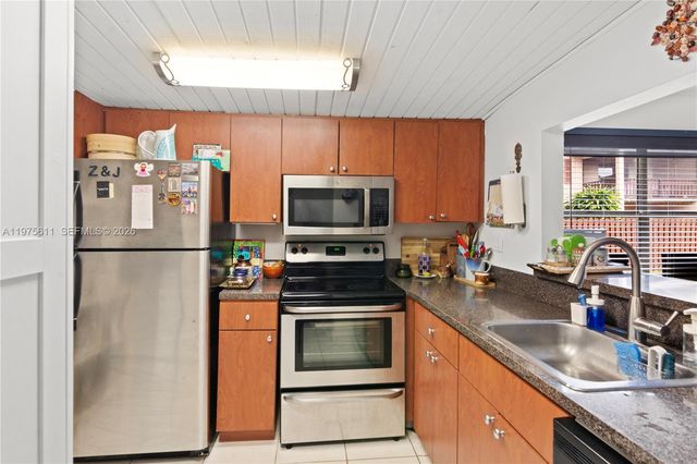 11209 SW 88th St 101B, Miami, FL 33176