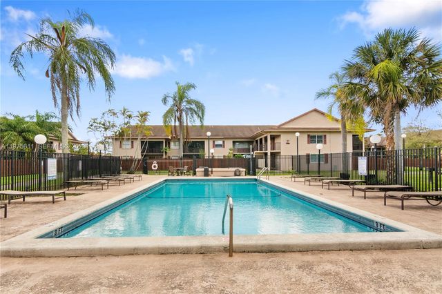 11209 SW 88th St 101B, Miami, FL 33176